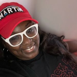 Meet your Posher, Brittney